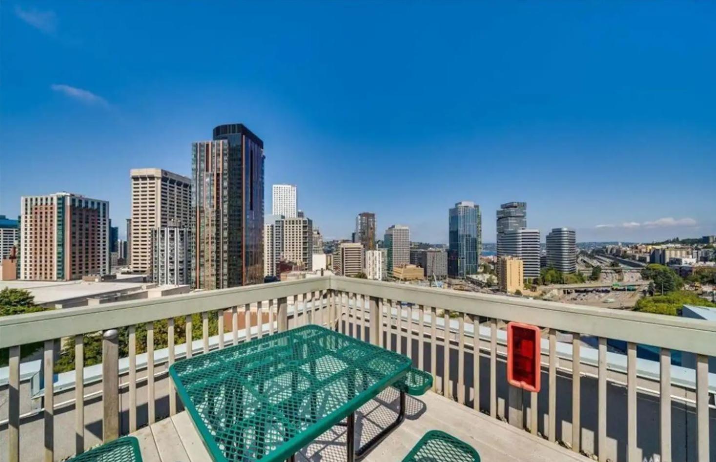 Villa Vibrant Downtown, King Bed, Work Desk & Kitchen Seattle Exterior foto