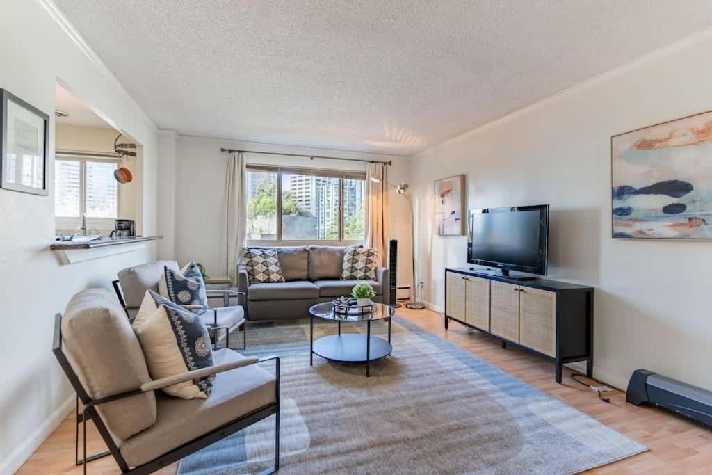 Villa Vibrant Downtown, King Bed, Work Desk & Kitchen Seattle Exterior foto